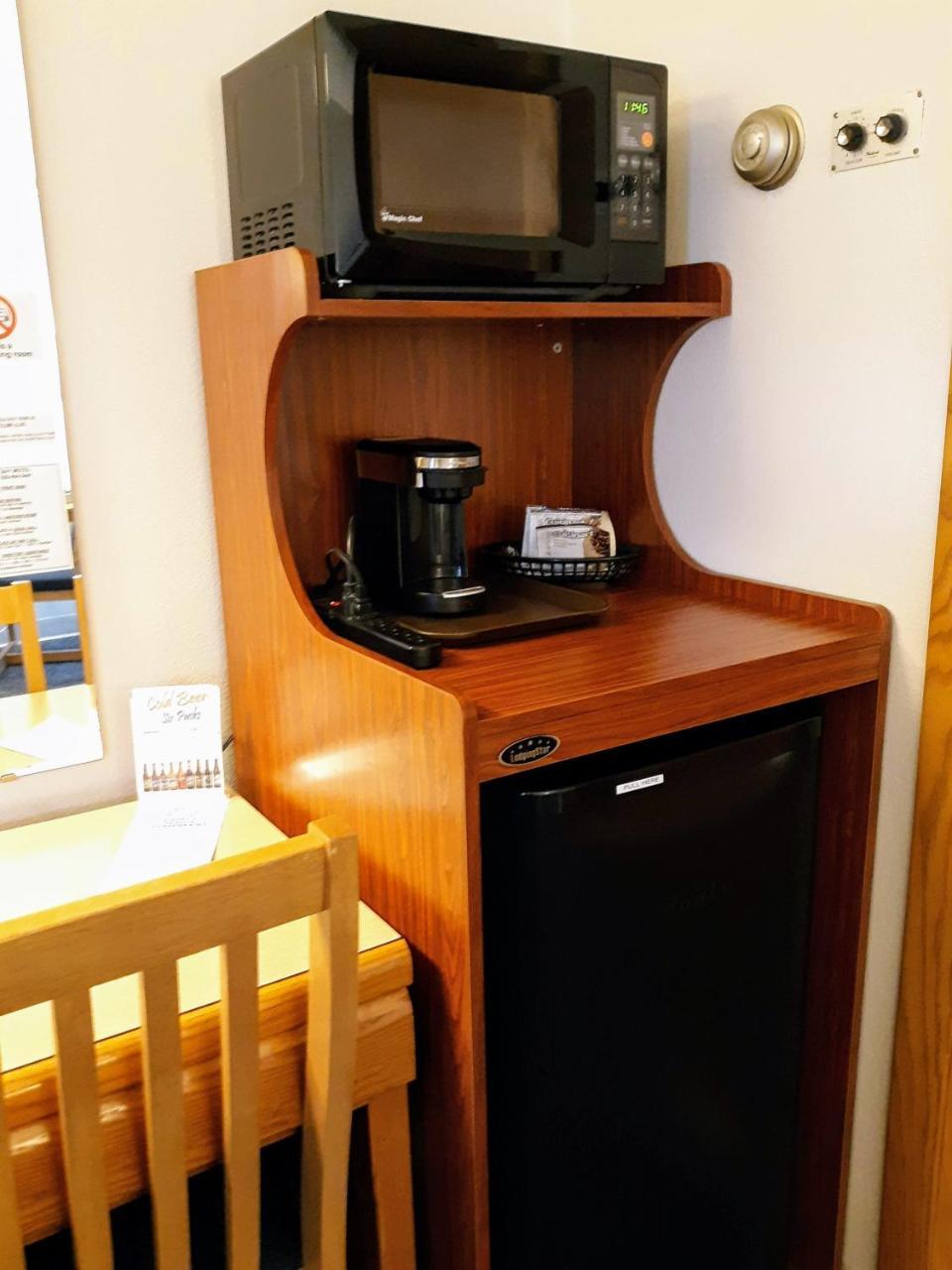 Bay Motel Грийн Бей Екстериор снимка